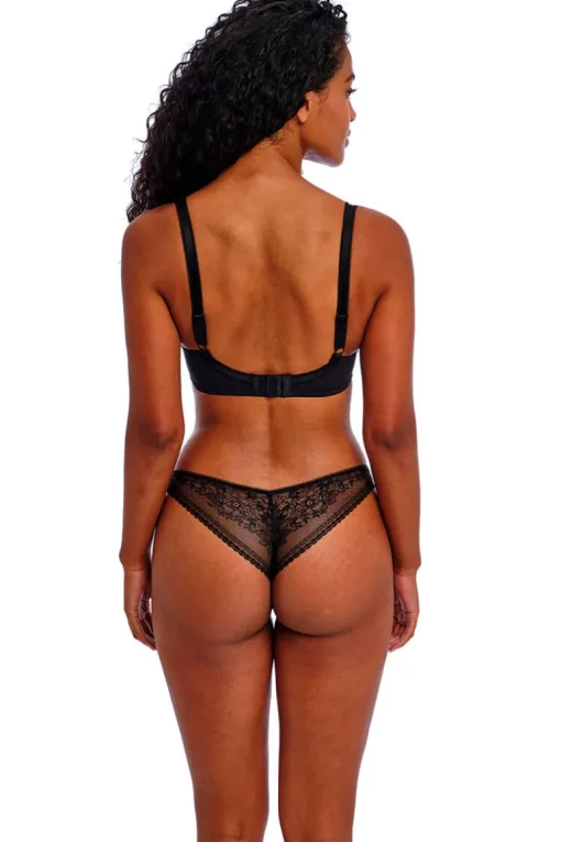 Brazilian Freya Sydnie Black